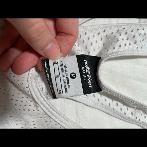 White Nike workout top - Picture 2 of 5